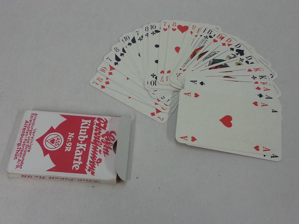 WWII German Skat Nr.9R Red Playing Cards